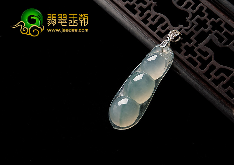 冰种飘花缅甸翡翠A货四季豆挂件