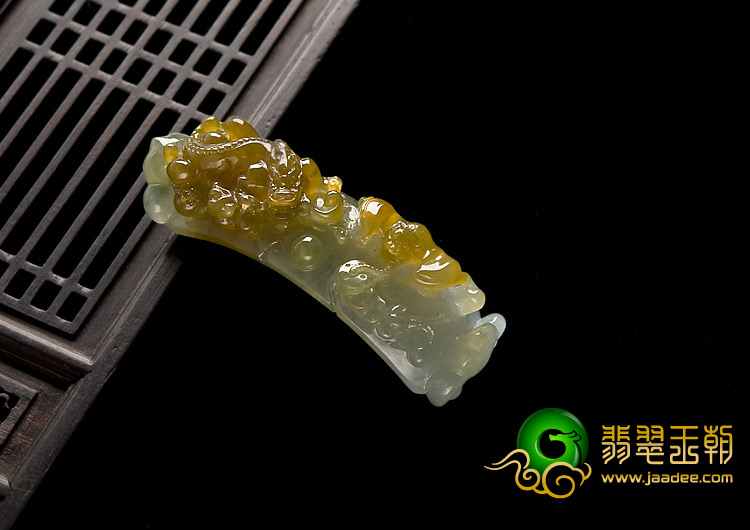 糯冰种黄翡飘花缅甸翡翠A货龙钩挂件