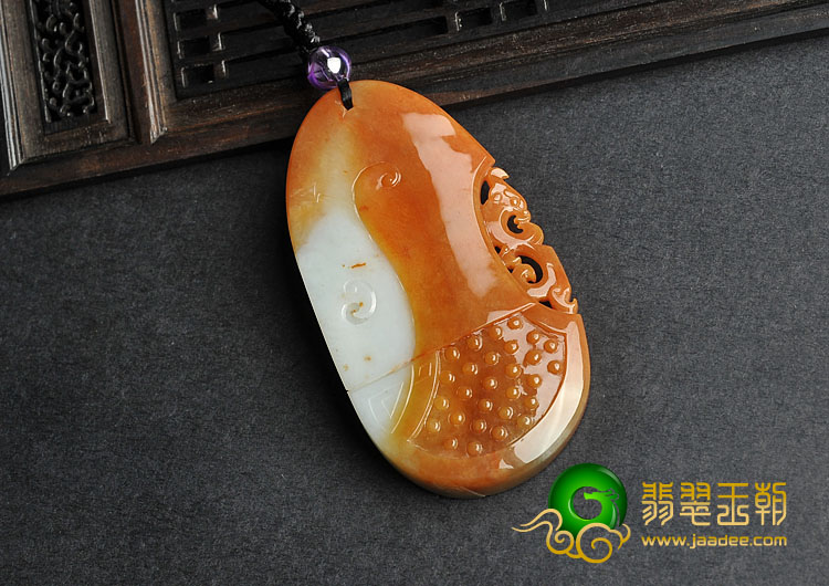 糯冰种褐红翡缅甸翡翠A货仿古龙牌挂件