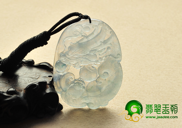 冰玻种晴水缅甸翡翠A货龙牌挂件