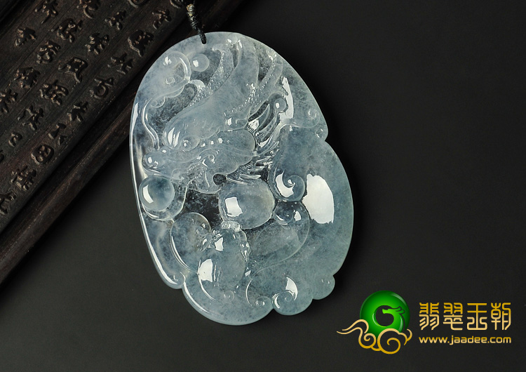 冰玻种晴水缅甸翡翠A货龙牌挂件
