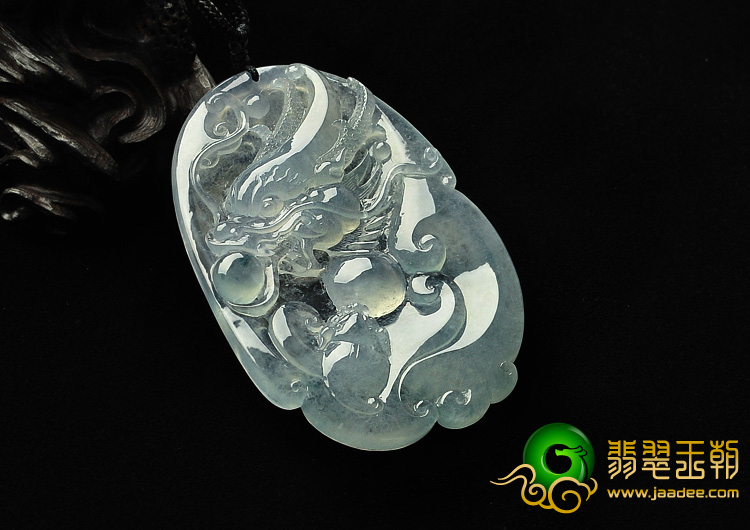 冰玻种晴水缅甸翡翠A货龙牌挂件