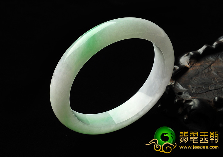 糯冰种淡春带彩缅甸翡翠A货手镯（58.8mm）