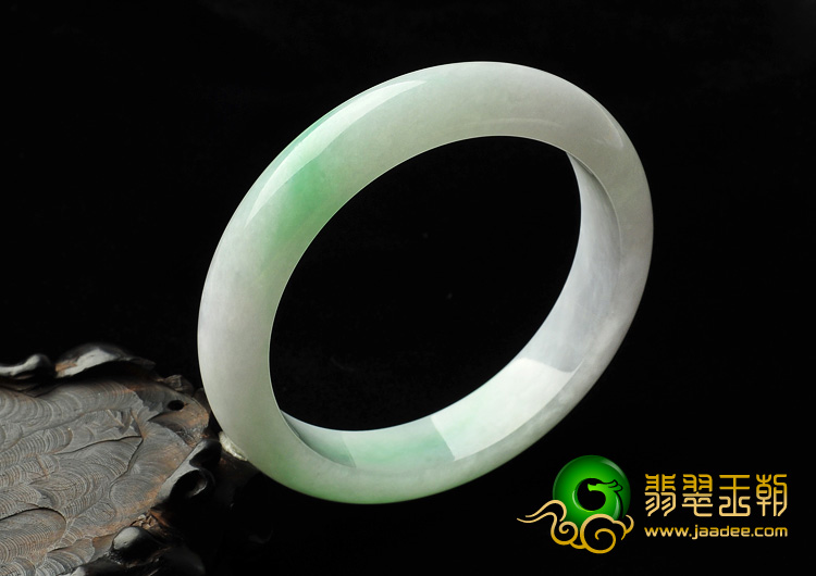 糯冰种淡春带彩缅甸翡翠A货手镯（58.8mm）