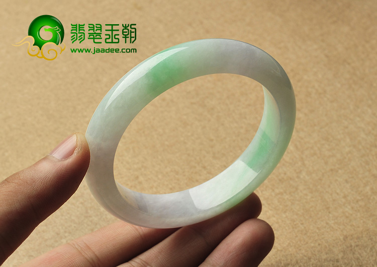 糯冰种淡春带彩缅甸翡翠A货手镯（58.8mm）