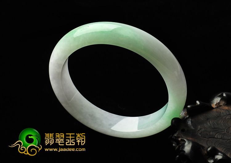 糯冰种淡春带彩缅甸翡翠A货手镯（58.8mm）