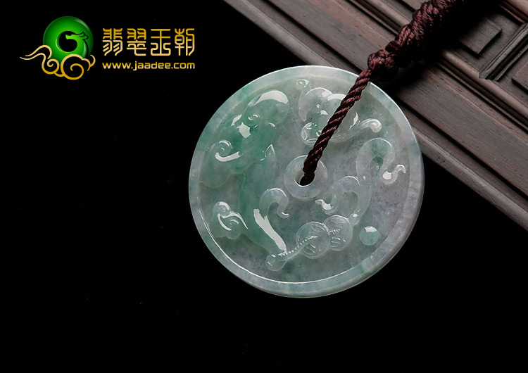 冰种飘翠缅甸翡翠A货龙牌挂件