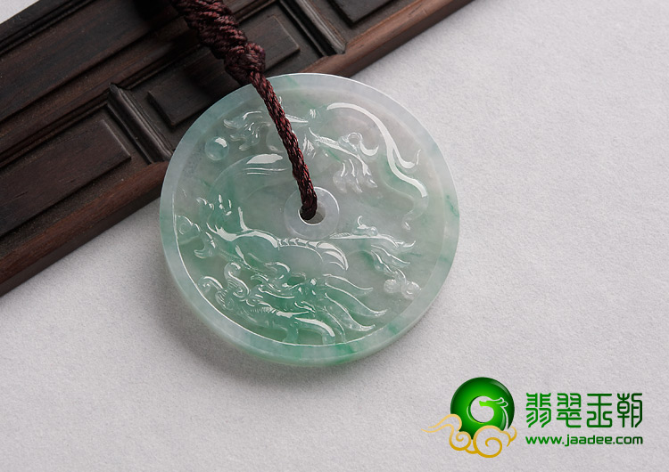 冰种飘翠缅甸翡翠A货龙牌挂件