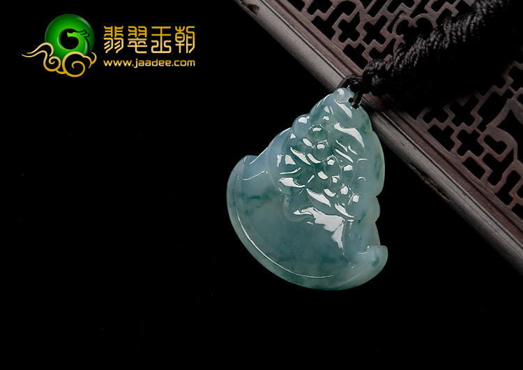 冰种飘花缅甸翡翠A货府中有龙挂件
