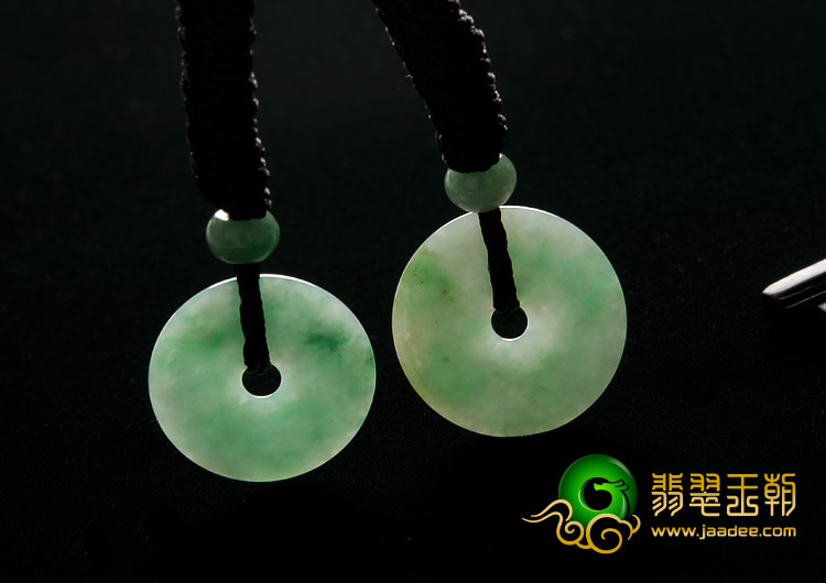 糯冰种翠色缅甸翡翠A货平安扣挂件（一对）