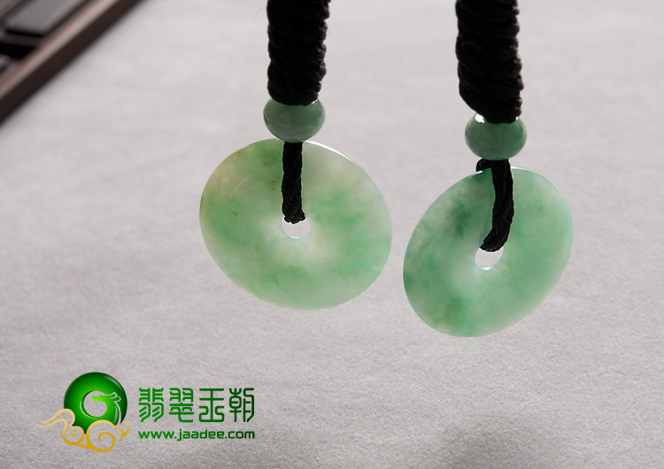 糯冰种翠色缅甸翡翠A货平安扣挂件（一对）