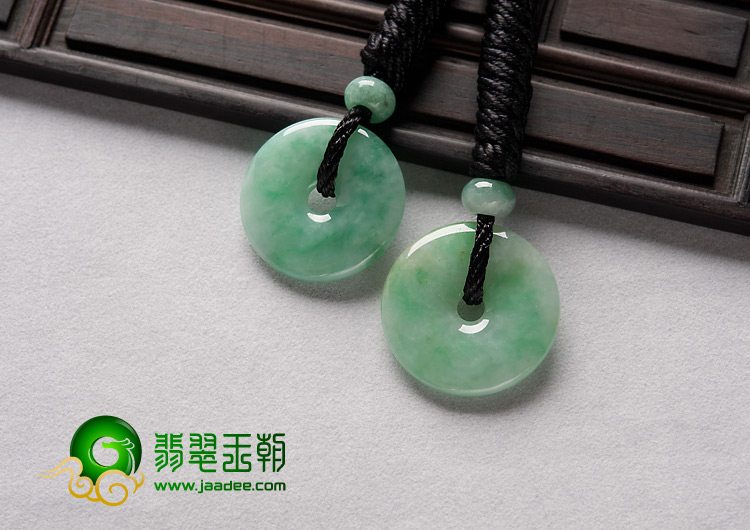 糯冰种翠色缅甸翡翠A货平安扣挂件（一对）
