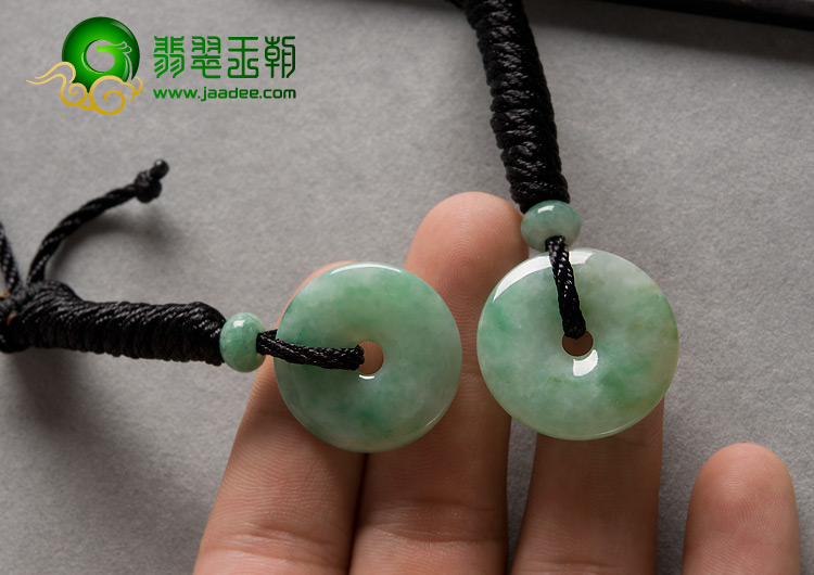 糯冰种翠色缅甸翡翠A货平安扣挂件（一对）