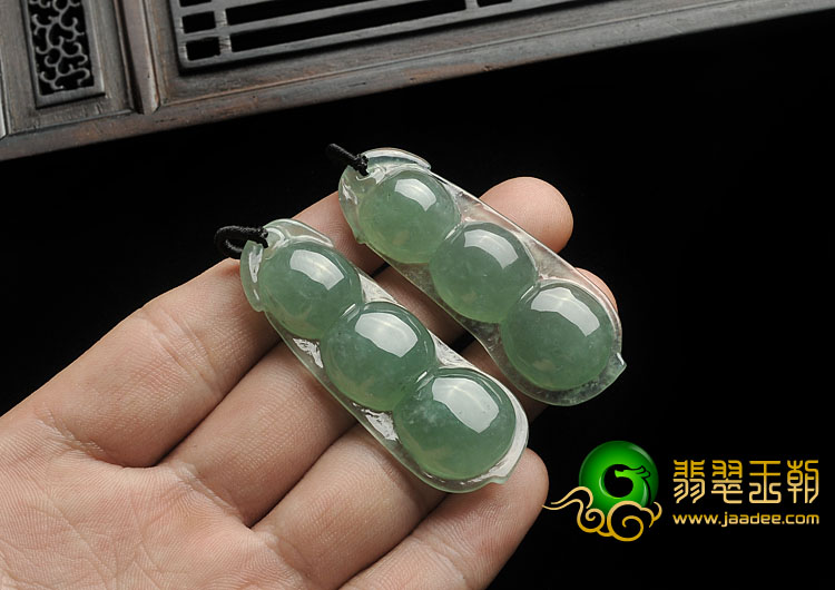 冰种晴水缅甸翡翠A货四季豆挂件（一对）