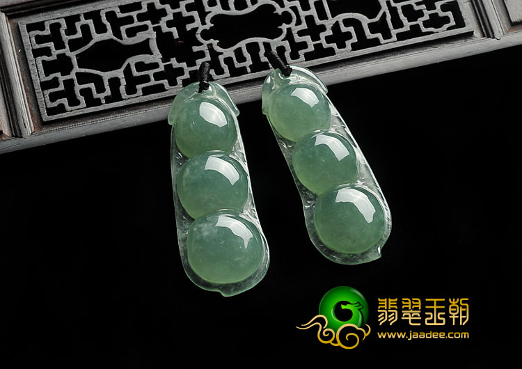 冰种晴水缅甸翡翠A货四季豆挂件（一对）