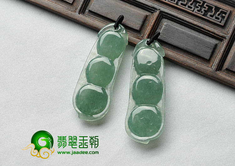 冰种晴水缅甸翡翠A货四季豆挂件（一对）