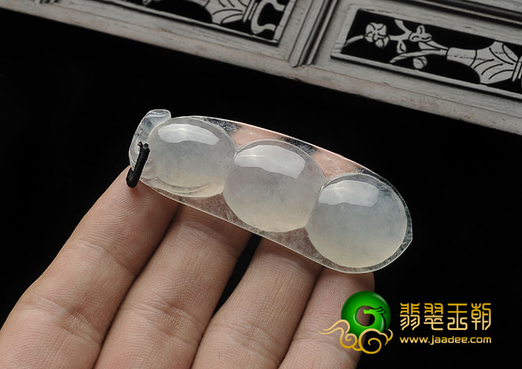冰种缅甸翡翠A货四季豆挂件