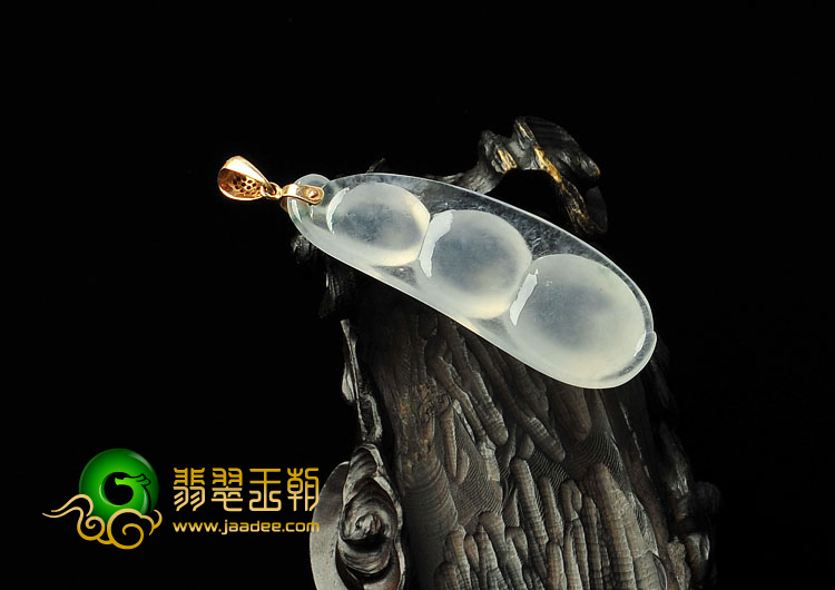 冰玻种缅甸翡翠A货镶玫瑰金扣四季豆挂件