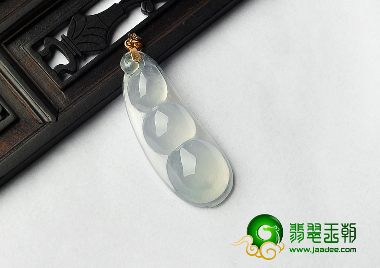 冰玻种缅甸翡翠A货镶玫瑰金扣四季豆挂件