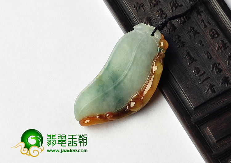 糯冰种黄翡飘花缅甸翡翠A货福瓜挂件（磨砂）