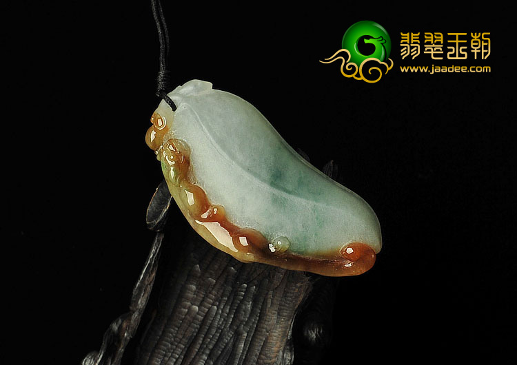 糯冰种黄翡飘花缅甸翡翠A货福瓜挂件（磨砂）