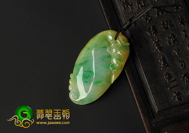 糯冰种黄加绿缅甸翡翠A货灵猴献寿挂件