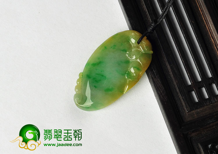 糯冰种黄加绿缅甸翡翠A货灵猴献寿挂件