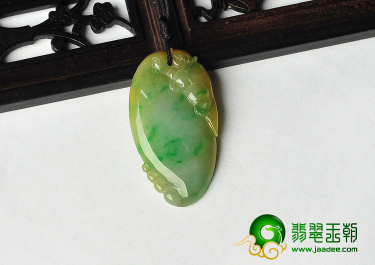 糯冰种黄加绿缅甸翡翠A货灵猴献寿挂件
