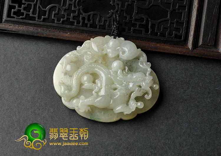 糯冰种淡黄翡缅甸翡翠A货龙牌挂件