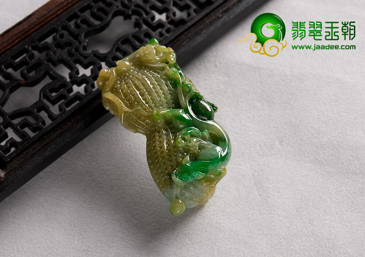 糯冰种黄加绿缅甸翡翠A货生意兴隆挂件
