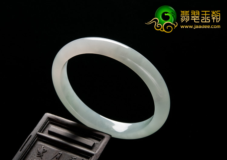 糯冰种晴水缅甸翡翠A货手镯（57.7mm）