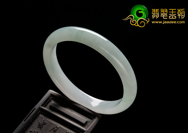 糯冰种晴水缅甸翡翠A货手镯（57.7mm）