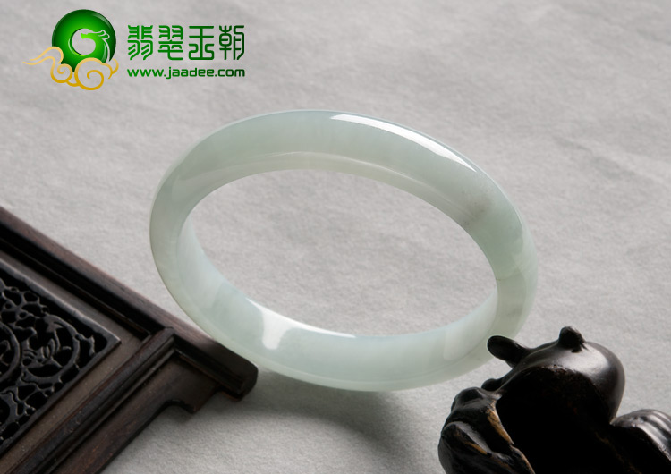 糯冰种晴水缅甸翡翠A货手镯（57.2mm）
