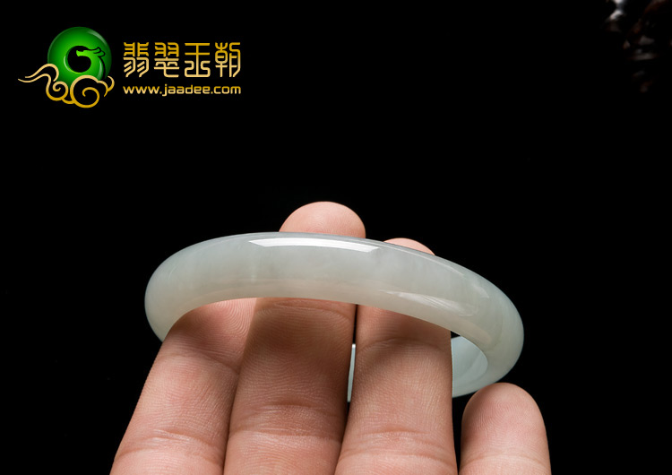 糯冰种晴水缅甸翡翠A货手镯（57.2mm）