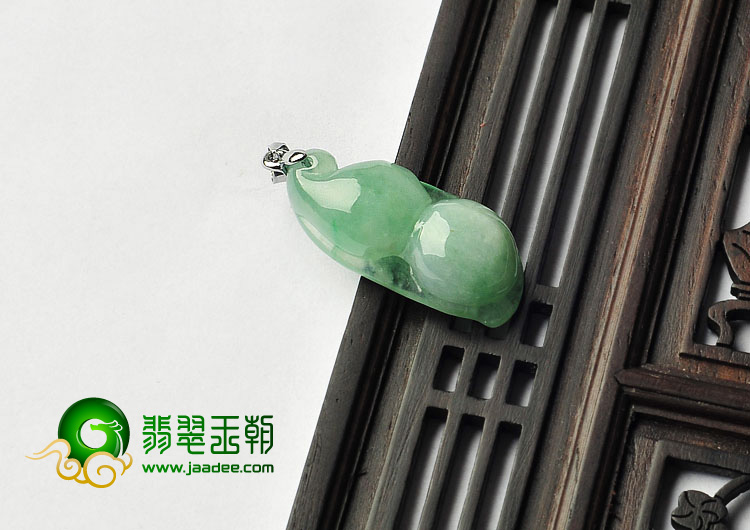 feicui冰种晴水缅甸翡翠A货豆子挂件