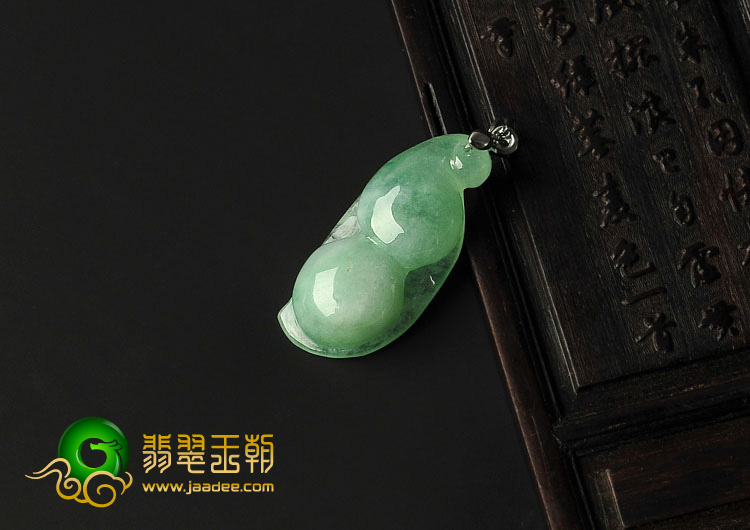 feicui冰种晴水缅甸翡翠A货豆子挂件