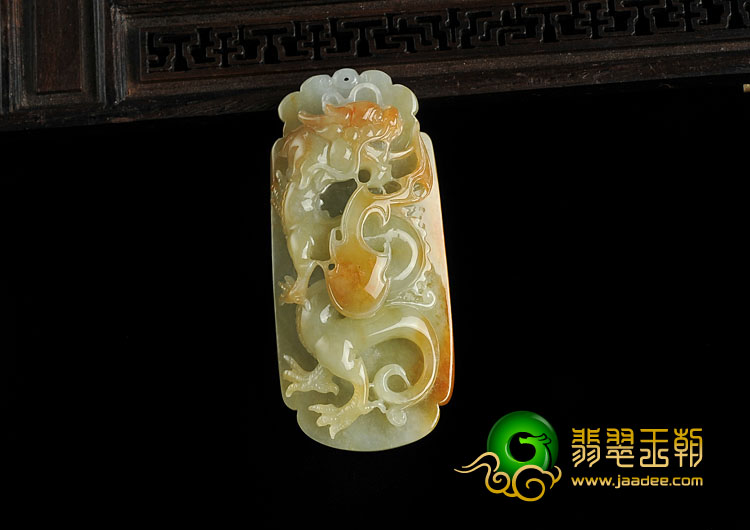 糯冰种红黄翡缅甸翡翠A货仿古龙牌挂件