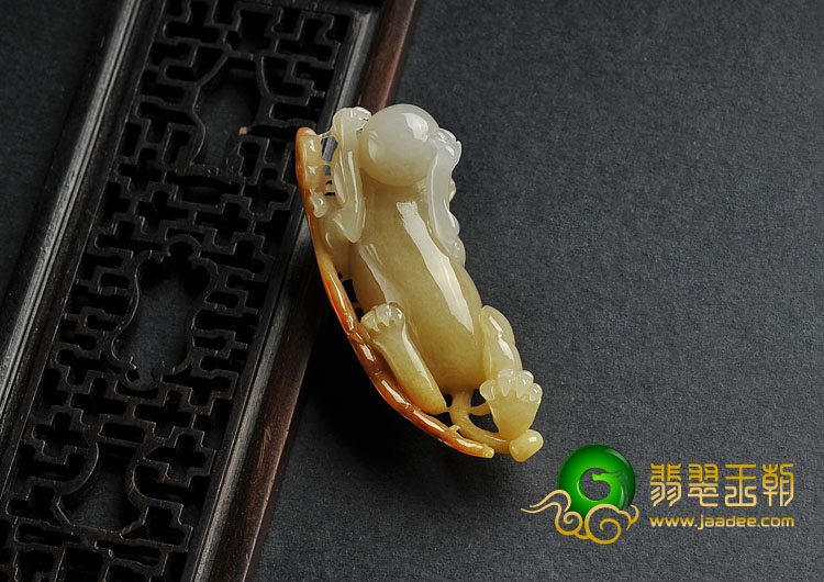 糯冰种红黄翡缅甸翡翠A货貔貅挂件