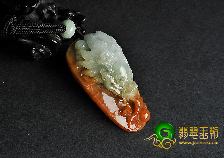 糯冰种红翡缅甸翡翠A货龙头挂件