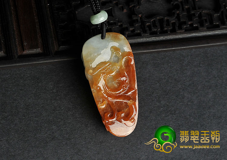 糯冰种红翡缅甸翡翠A货龙头挂件