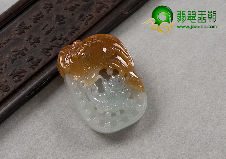 (超值推荐)糯冰种褐黄翡缅甸翡翠A货貔貅挂件