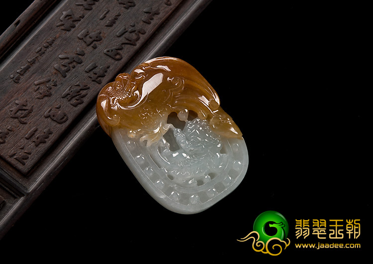 (超值推荐)糯冰种褐黄翡缅甸翡翠A货貔貅挂件