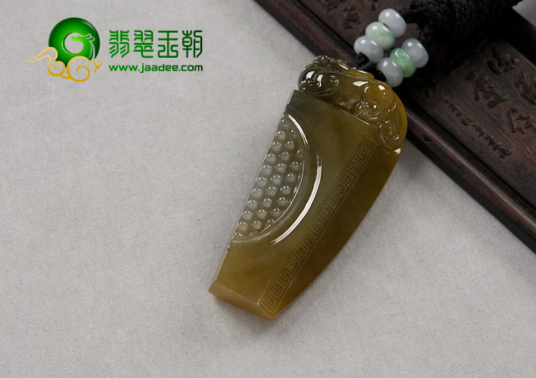 糯冰种褐黄翡缅甸翡翠A货仿古貔貅挂件