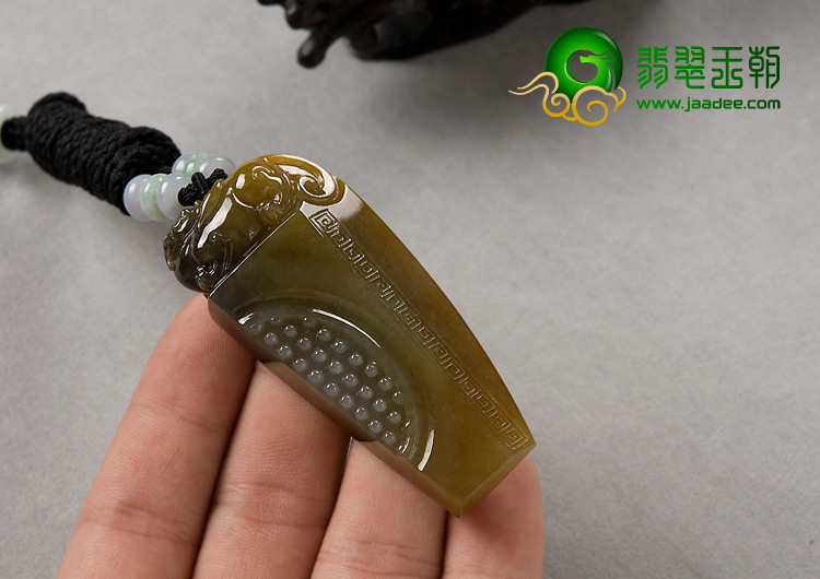 糯冰种褐黄翡缅甸翡翠A货仿古貔貅挂件