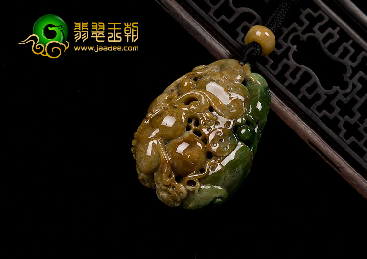 细糯种黄加绿缅甸翡翠A货貔貅挂件