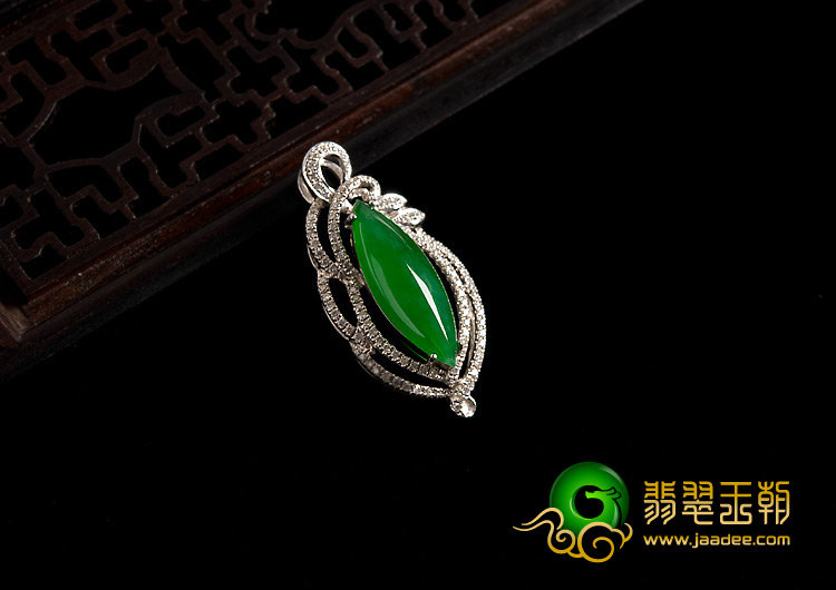 冰种阳绿缅甸翡翠A货镶白金水滴胸坠（真钻）