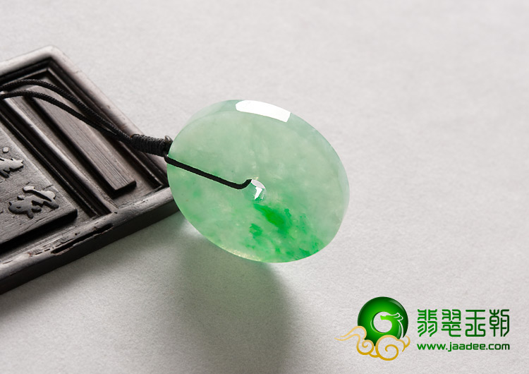 糯冰种翠色缅甸翡翠A货平安扣挂件