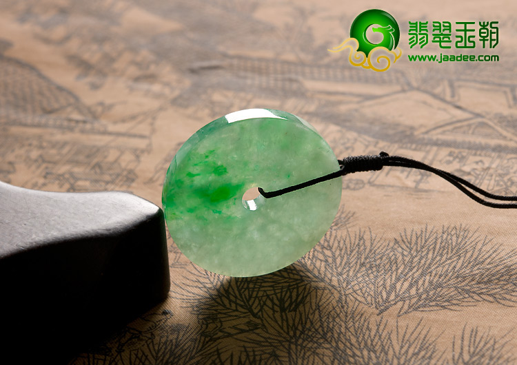 糯冰种翠色缅甸翡翠A货平安扣挂件