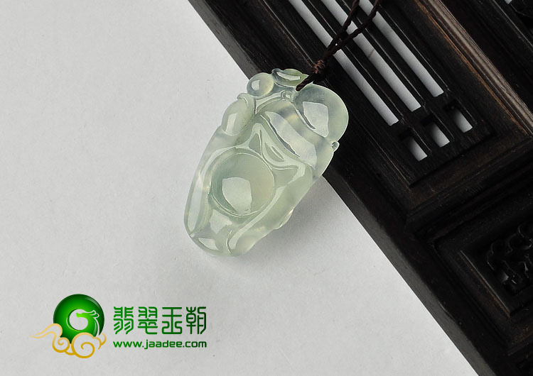 冰玻种缅甸翡翠A货逍遥佛挂件