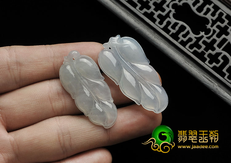 冰种淡晴水缅甸翡翠A货叶子挂件（一对）